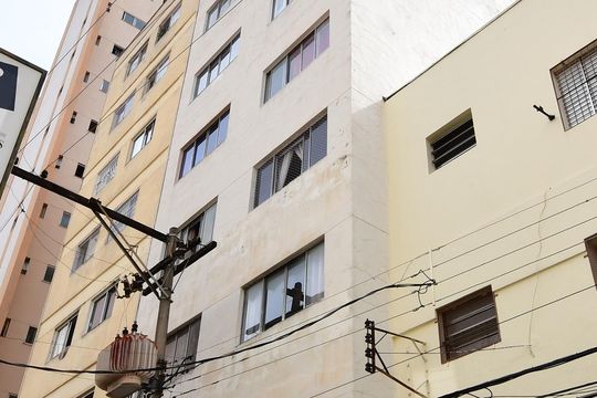 Fachada do Prédio de apartamento para alugar com 1 quarto, 44m² em Centro, Campinas