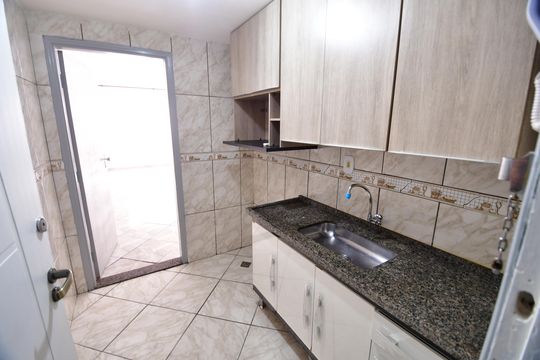 Cozinha de apartamento para alugar com 1 quarto, 44m² em Centro, Campinas