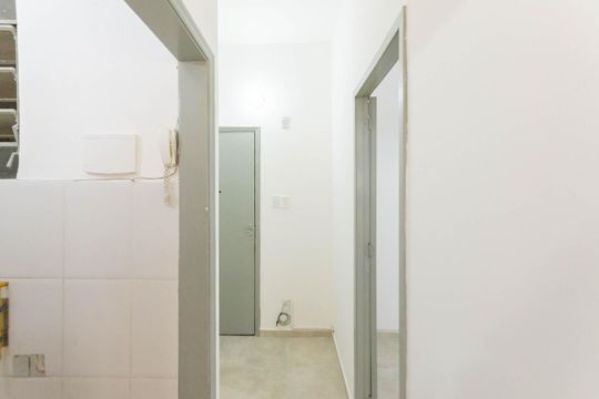 Corredor de kitnet/studio à venda com 1 quarto, 28m² em Tijuca, Rio de Janeiro