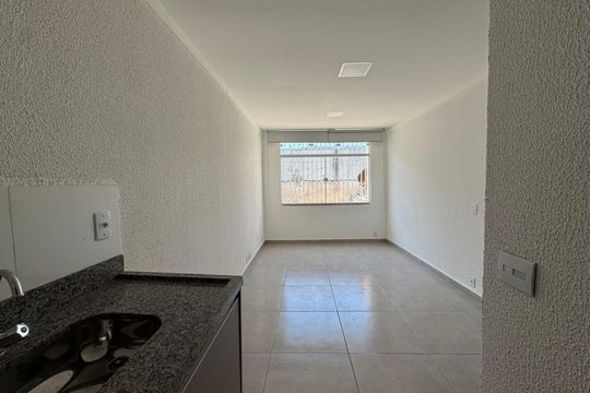 Cozinha/Quarto de kitnet/studio para alugar com 1 quarto, 25m² em Centro, Osasco