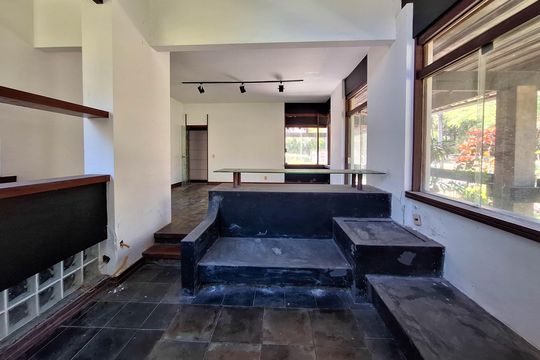 Sala 1 de casa de condomínio à venda com 4 quartos, 550m² em Maria Paula, Niterói