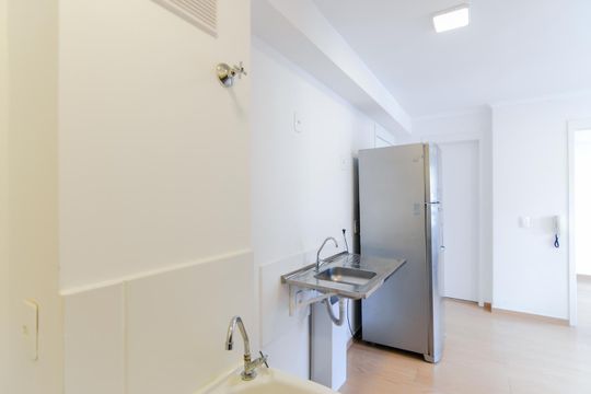 Cozinha de apartamento para alugar com 2 quartos, 36m² em Vila das Bandeiras, Guarulhos