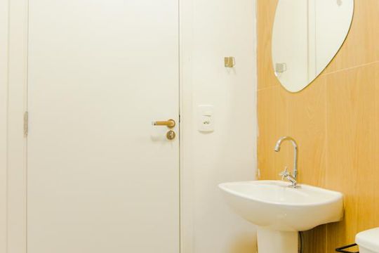 Banheiro de apartamento para alugar com 2 quartos, 36m² em Vila das Bandeiras, Guarulhos