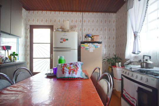 Cozinha de casa à venda com 3 quartos, 93m² em Vila Ipiranga, Porto Alegre