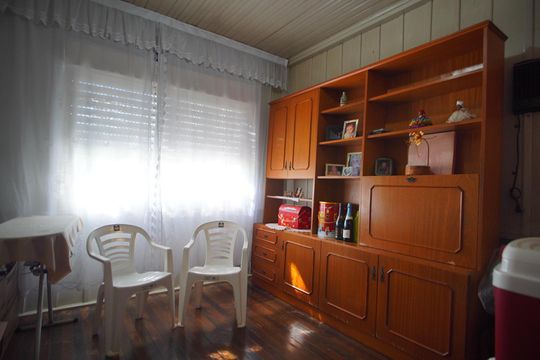 Quarto 2 de casa à venda com 3 quartos, 93m² em Vila Ipiranga, Porto Alegre