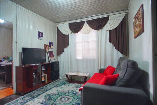 Sala  de casa à venda com 3 quartos, 93m² em Vila Ipiranga, Porto Alegre