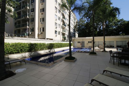 Área comum - Piscina de apartamento à venda com 2 quartos, 75m² em Pechincha, Rio de Janeiro