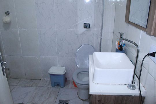 Banheiro social de apartamento à venda com 2 quartos, 93m² em Santa Ifigênia, São Paulo