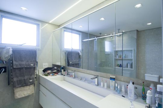 Banheiro da Suíte 1 de apartamento à venda com 3 quartos, 187m² em Vila Leopoldina, São Paulo