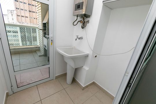 ÁREA DE SERVIÇO de apartamento para alugar com 2 quartos, 65m² em Centro, Campinas