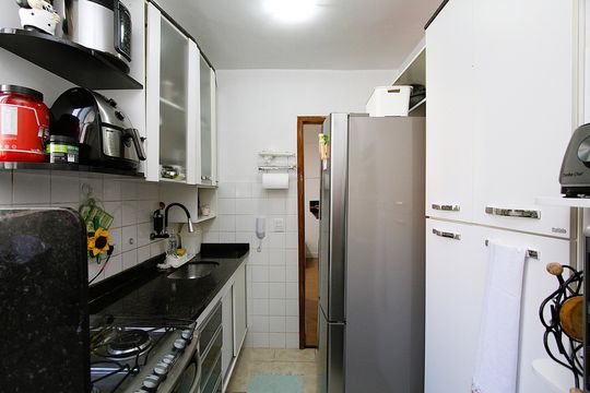 Cozinha de apartamento à venda com 2 quartos, 50m² em Madre Gertrudes, Belo Horizonte