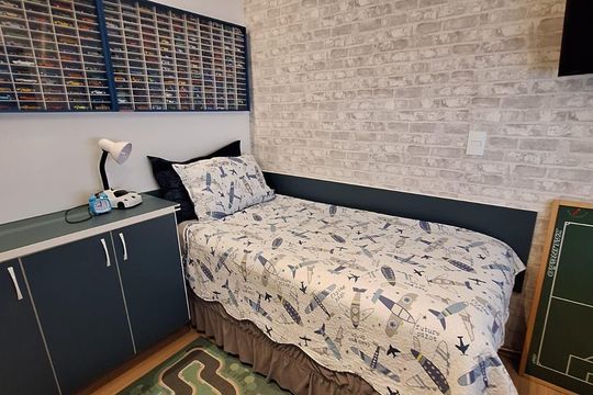 Quarto de casa à venda com 3 quartos, 167m² em Uberaba, Curitiba