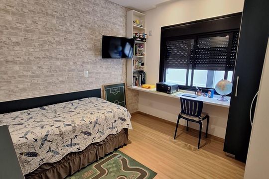 Casa à venda com 3 quartos, 167m² em Uberaba, Curitiba