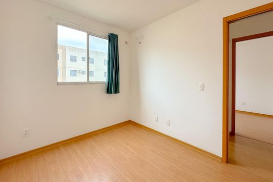 Quarto 2 de apartamento para alugar com 2 quartos, 48m² em Sertão do Maruim, São José
