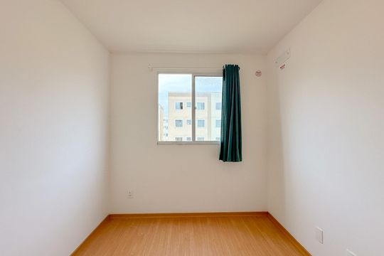Quarto 2 de apartamento para alugar com 2 quartos, 48m² em Sertão do Maruim, São José