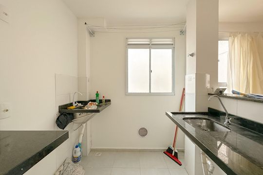 Cozinha de apartamento para alugar com 2 quartos, 48m² em Sertão do Maruim, São José