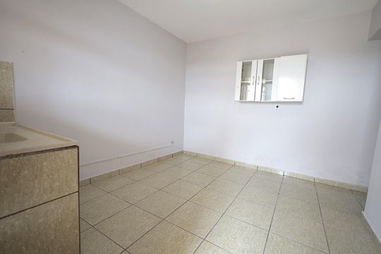 Edícula  de casa à venda com 4 quartos, 450m² em Vila Junqueira, Santo André