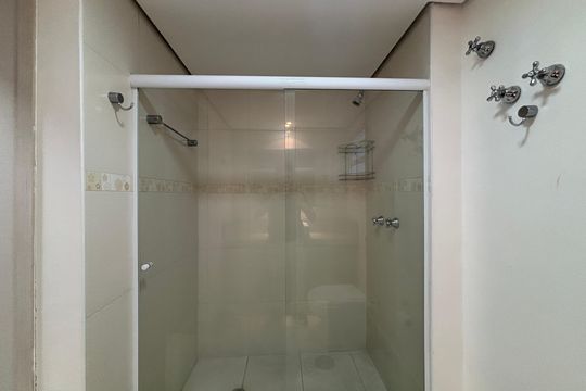 Quarto 2  Banheiro de apartamento à venda com 3 quartos, 142m² em Cerqueira César, São Paulo