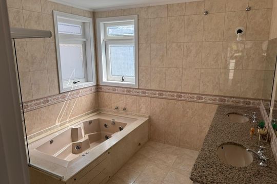 Banheiro de casa de condomínio à venda com 4 quartos, 410m² em Morada dos Pássaros, Barueri