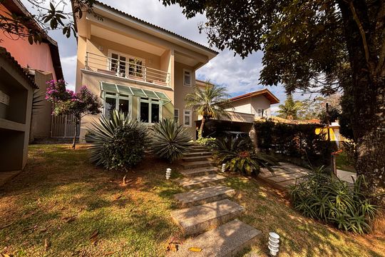 Casa de Condomínio para alugar com 4 quartos, 410m² em Morada dos Pássaros, Barueri