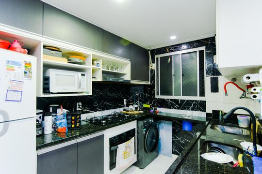Cozinha  de apartamento à venda com 2 quartos, 45m² em Jardim Ansalca, Guarulhos
