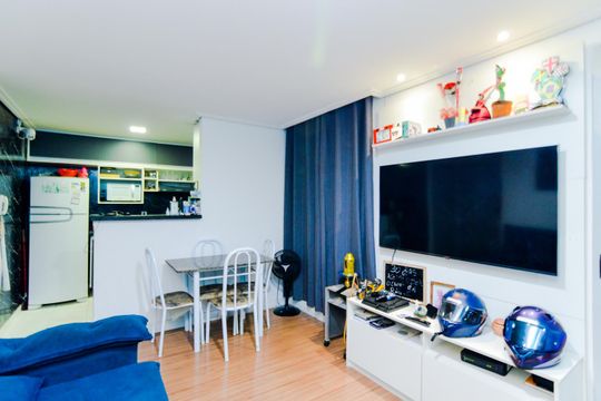 Sala de apartamento para alugar com 2 quartos, 45m² em Jardim Ansalca, Guarulhos