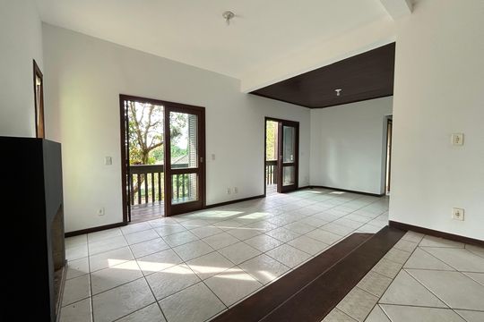 Sala de casa para alugar com 5 quartos, 250m² em Lagoa da Conceição, Florianópolis