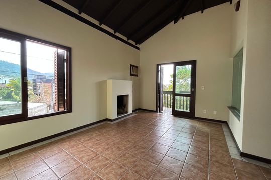 Casa para alugar com 5 quartos, 250m² em Lagoa da Conceição, Florianópolis
