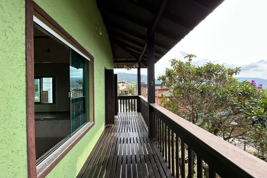 Varanda suíte  de casa para alugar com 5 quartos, 250m² em Lagoa da Conceição, Florianópolis