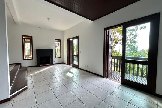 Sala  de casa para alugar com 5 quartos, 250m² em Lagoa da Conceição, Florianópolis