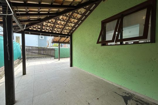 Garagem de casa para alugar com 5 quartos, 250m² em Lagoa da Conceição, Florianópolis