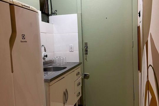 Cozinha de apartamento para alugar com 1 quarto, 21m² em Centro Histórico, Porto Alegre