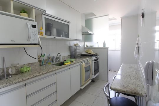 Cozinha de apartamento para alugar com 3 quartos, 146m² em Braga, Cabo Frio
