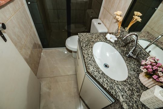 Banheiro Social de apartamento à venda com 2 quartos, 55m² em Glória, Belo Horizonte