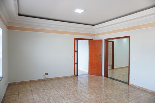 Casa para alugar com 3 quartos, 200m² em Santa Cruz, Americana