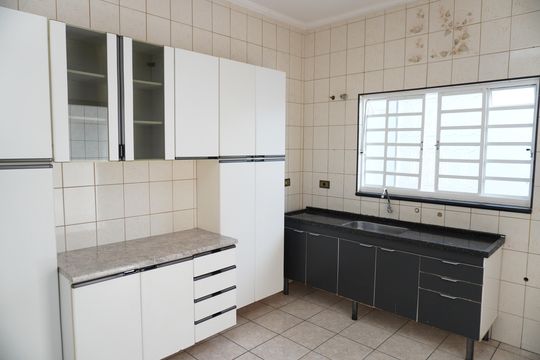 Cozinha de casa para alugar com 3 quartos, 200m² em Santa Cruz, Americana