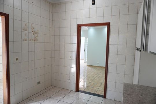 Cozinha de casa para alugar com 3 quartos, 200m² em Santa Cruz, Americana