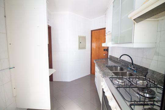 Cozinha de apartamento à venda com 3 quartos, 98m² em Santo Amaro, São Paulo