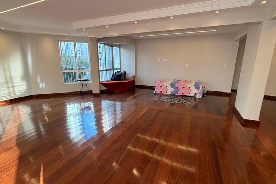 Apartamento à venda com 3 quartos, 153m² em Setor Bela Vista, Goiânia