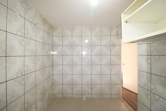 Cozinha de casa de condomínio para alugar com 2 quartos, 40m² em Itaquera, São Paulo