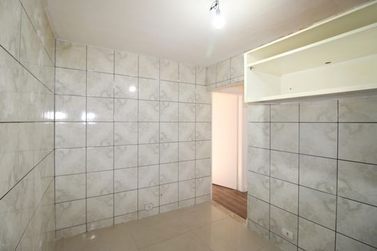 Cozinha de casa de condomínio para alugar com 2 quartos, 40m² em Itaquera, São Paulo
