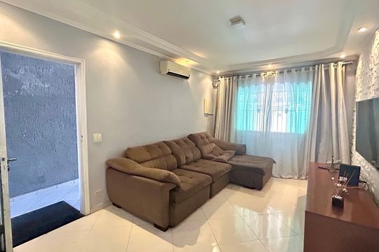 Sala de casa à venda com 3 quartos, 154m² em Jardim Santa Cecilia, Guarulhos