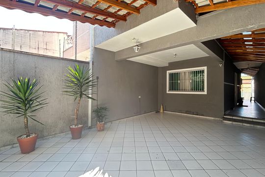 Garagem de casa à venda com 3 quartos, 154m² em Jardim Santa Cecilia, Guarulhos