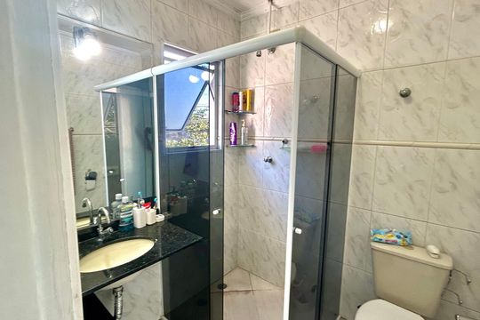 Banheiro da Suíte de casa à venda com 3 quartos, 154m² em Jardim Santa Cecilia, Guarulhos