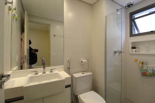 Banheiro da Suíte 1 de apartamento à venda com 2 quartos, 101m² em Itaim Bibi, São Paulo