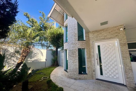 Casa à venda com 3 quartos, 360m² em Parque Assuncao, Taboão da Serra