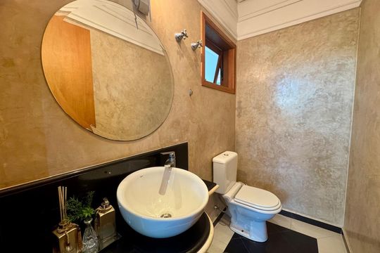 Casa à venda com 3 quartos, 360m² em Parque Assuncao, Taboão da Serra