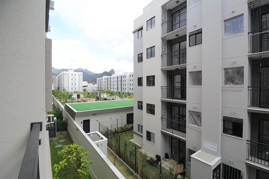 Vista da varanda da sala de apartamento para alugar com 2 quartos, 45m² em Jacarepaguá, Rio de Janeiro