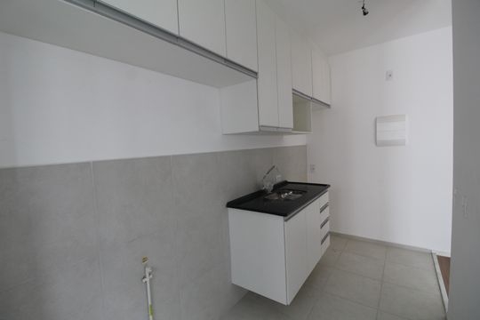Cozinha de apartamento para alugar com 2 quartos, 45m² em Jacarepaguá, Rio de Janeiro