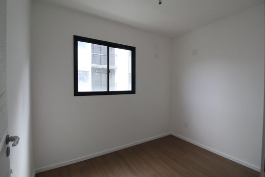 Quarto 1 de apartamento para alugar com 2 quartos, 45m² em Jacarepaguá, Rio de Janeiro